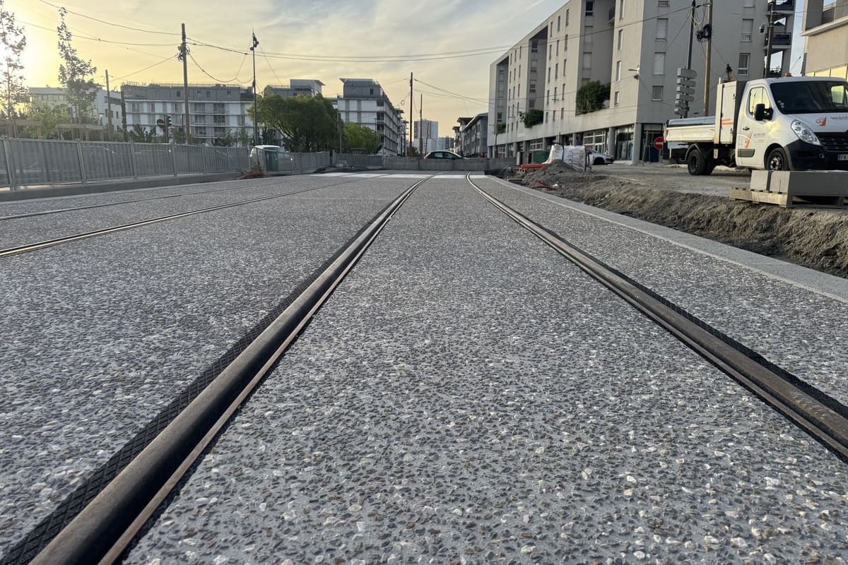 R&eacute;alisation b&eacute;ton d&eacute;sactiv&eacute; Stylperf Tram T7 Lyon