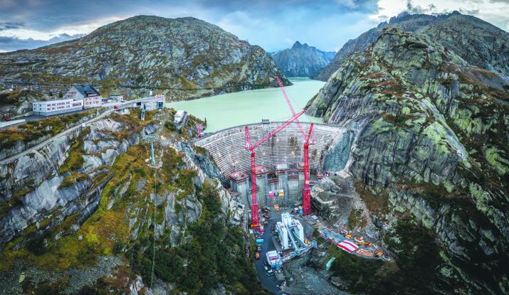 Chantier Vicat du barrage de Spitallamm sur le lac de Grimsel