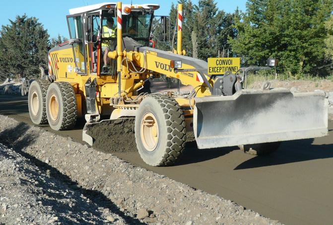 Roller-compacted concrete for safe roads