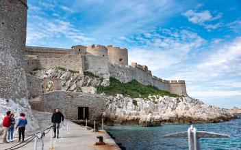 Château d’If: upgrading 500 m² of paving with Prompt